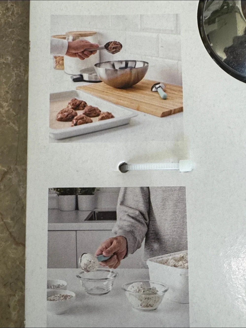 IKEA LÄTTBAKAD cookie dough Scoops in Mint Green & Cream